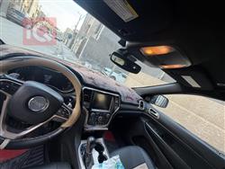 جیپ گراند شیرۆکی